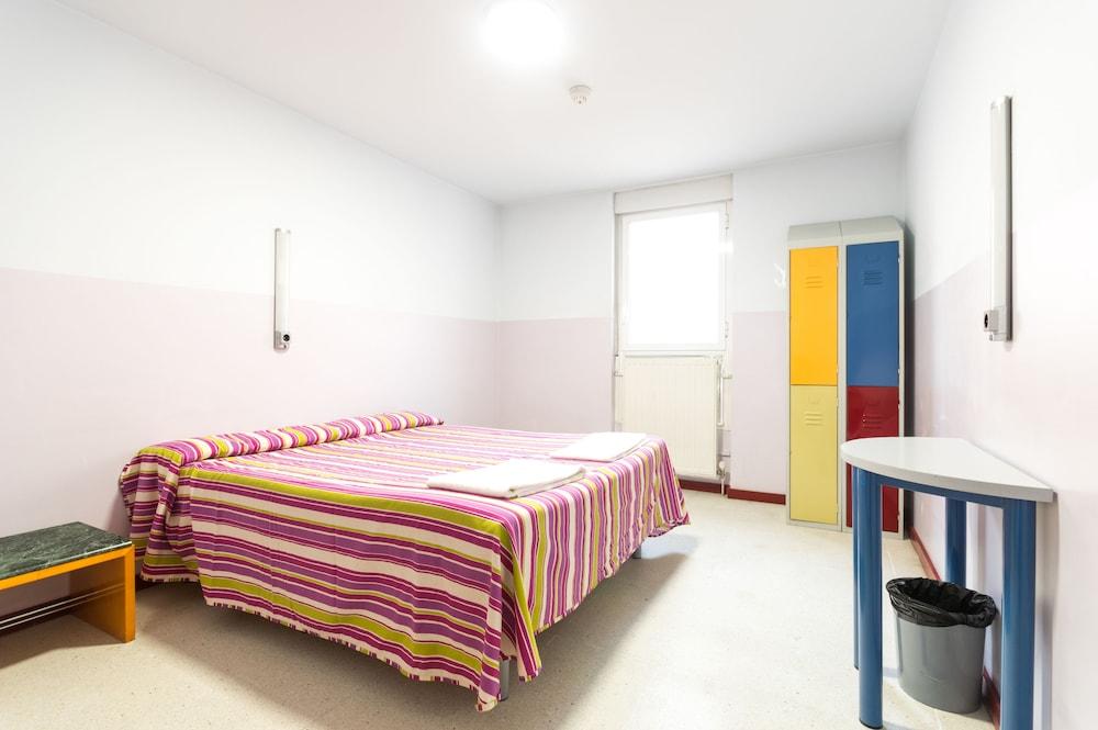 Hostal Welcome Мадрид Екстер'єр фото