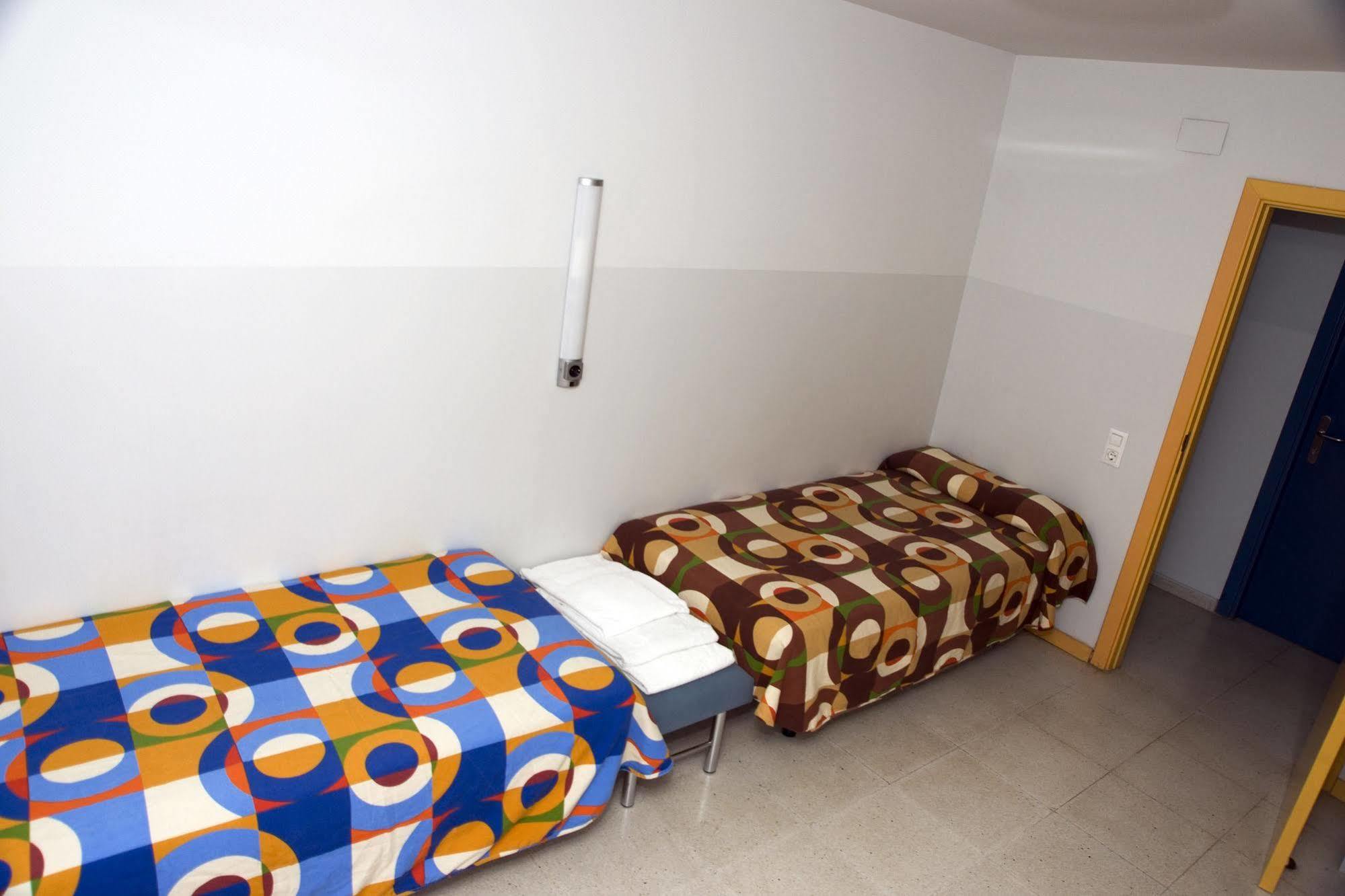 Hostal Welcome Мадрид Екстер'єр фото